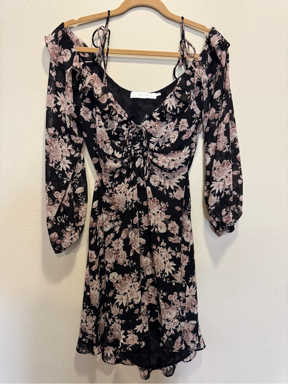 Astr Black Floral Tie-Front Long Sleeve Mini Dress with Blush Print